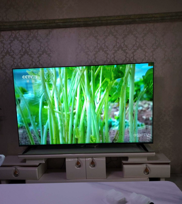 罗湖区智能超清液晶电视转让｜屏幕完好、系统流畅、可演示